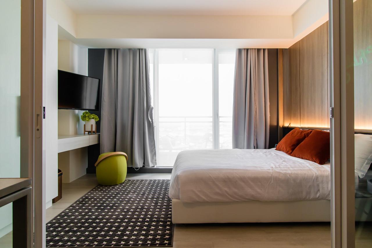 Azure Urban Beach Resort Manila By Radlett Екстер'єр фото